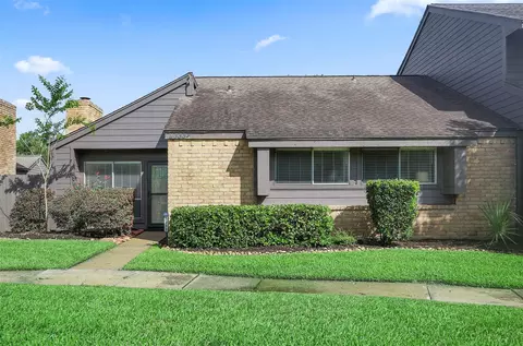 2333 Broadlawn Dr, Houston, TX 77058