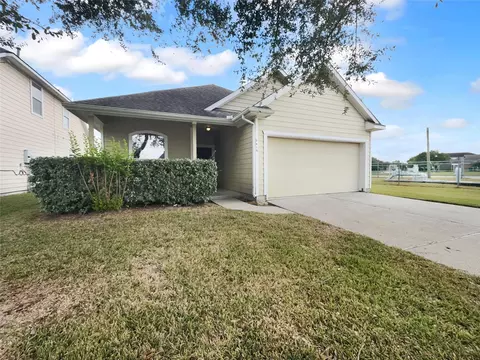 3416 Silvercrest Dr, Texas City, TX 77591
