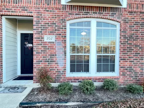 305 Holleman Dr E #202, College Station, TX 77840