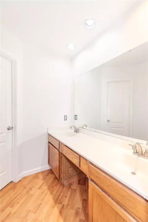 Bath - 21734 Nickerton Ln, Spring, TX 77388 photo 1 of 5