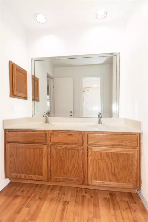 Bath - 21734 Nickerton Ln, Spring, TX 77388 photo 3 of 5