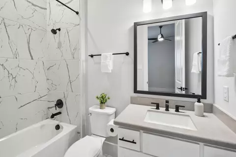 Bath - 27720 Hazelbrook Ln, Spring, TX 77386 photo 6 of 6