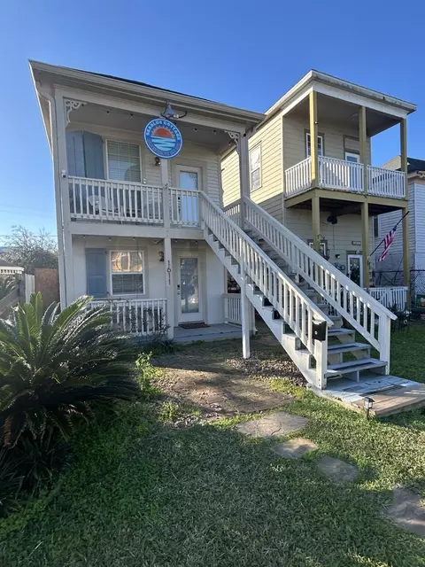 1611 Avenue N 12, Galveston, TX 77550