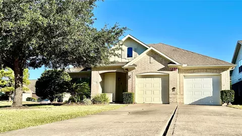 514 Dovecoft Ln, Rosenberg, TX 77469