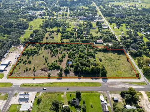 2925 Sh 124, Stowell, TX 77661