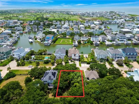3423 Eckert Dr, Galveston, TX 77554