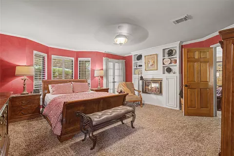 Bedroom - 11 Holly Tree Ln, Spring, TX 77373 photo 2 of 4