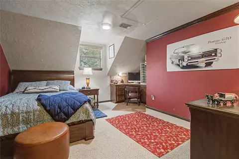 Bedroom - 11 Holly Tree Ln, Spring, TX 77373 photo 4 of 4