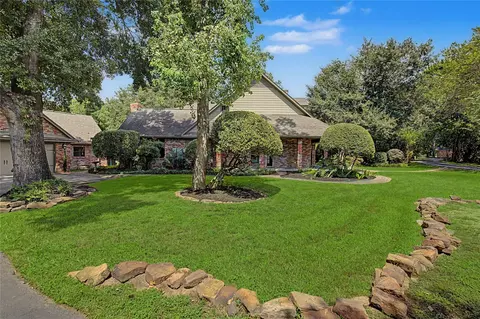 Exterior - 11 Holly Tree Ln, Spring, TX 77373 photo 11 of 11