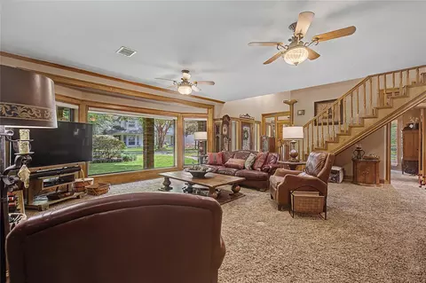 Living - 11 Holly Tree Ln, Spring, TX 77373 photo 2 of 3