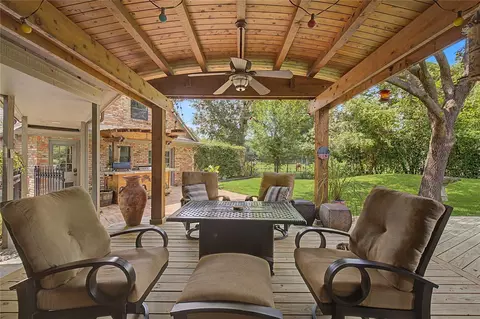 Exterior - 11 Holly Tree Ln, Spring, TX 77373 photo 7 of 11