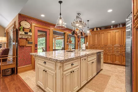 Kitchen - 11 Holly Tree Ln, Spring, TX 77373 photo 1 of 4