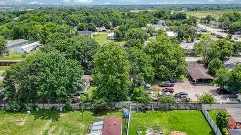 16005 Old Richmond Rd, Sugar Land, TX 77498