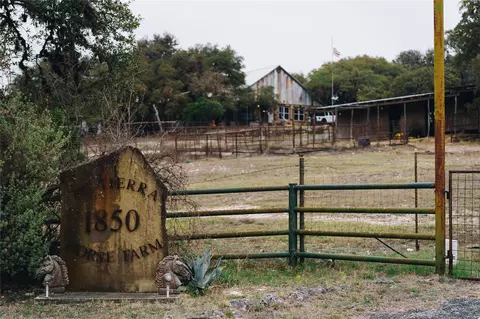 1850 W Ranch Road 337, Leakey, TX 78873