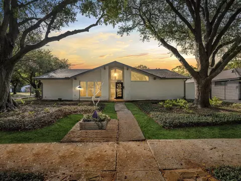 5603 Grape St, Houston, TX 77096