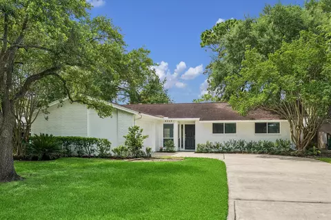 9319 Meadowcroft Dr, Houston, TX 77063