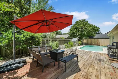 12219 Burgoyne Dr, Houston, TX 77077