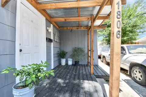 Exterior - 1806 Miami Rd, Pasadena, TX 77502 photo 10 of 12