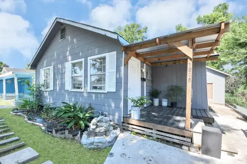 Exterior - 1806 Miami Rd, Pasadena, TX 77502 photo 2 of 12