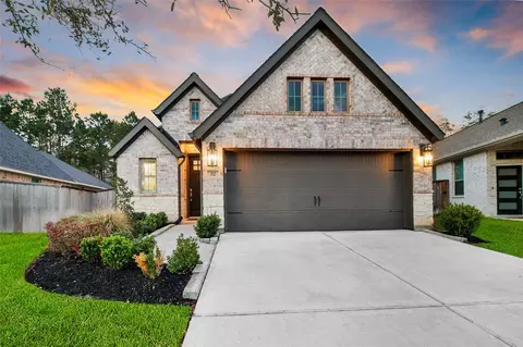 352 Rise Ln, Montgomery, TX 77316