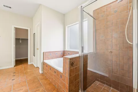 Bath - 22519 Spring Crossing Dr, Spring, TX 77373 photo 4 of 7