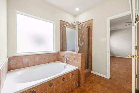 Bath - 22519 Spring Crossing Dr, Spring, TX 77373 photo 3 of 7