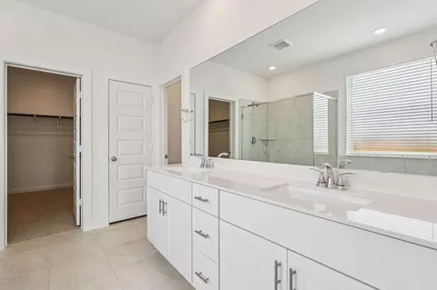 Bath - 2118 Rawls Ranch Dr, Conroe, TX 77301 photo 2 of 5