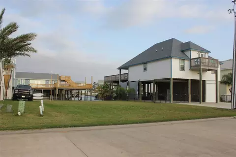 22210 Cantina Dr, Galveston, TX 77554