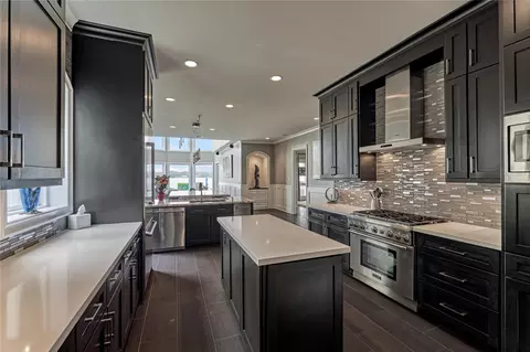 Kitchen - 9943 Pebble View Ct, Conroe, TX 77304 photo 5 of 7