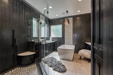 Bath - 9943 Pebble View Ct, Conroe, TX 77304 photo 2 of 8