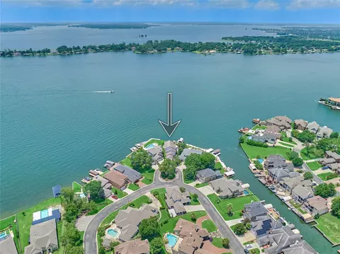 View/Area - 9943 Pebble View Ct, Conroe, TX 77304 photo 2 of 5
