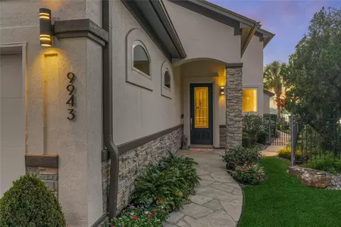 Exterior - 9943 Pebble View Ct, Conroe, TX 77304 photo 4 of 9