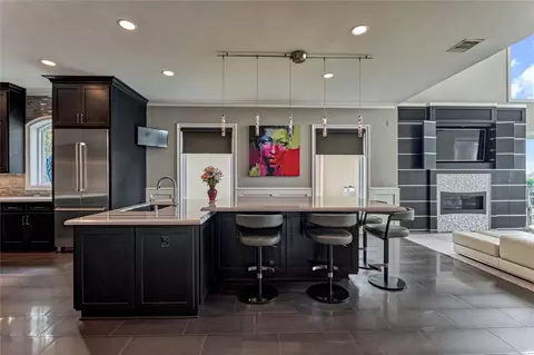 Kitchen - 9943 Pebble View Ct, Conroe, TX 77304 photo 4 of 7
