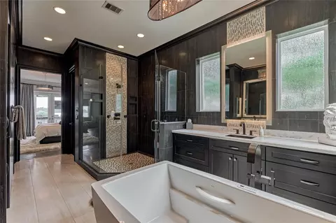 Bath - 9943 Pebble View Ct, Conroe, TX 77304 photo 3 of 8
