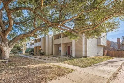 1902 Dartmouth St #L4, College Station, TX 77840