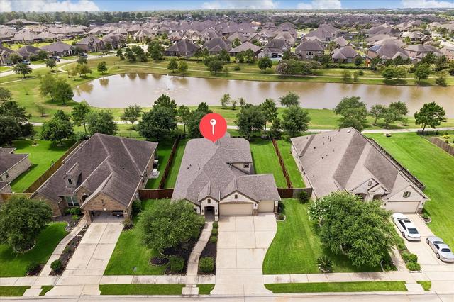 2204 Meadow Wind Dr, Houston, TX 77089