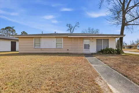 1709 Robin Ave, Orange, TX 77632