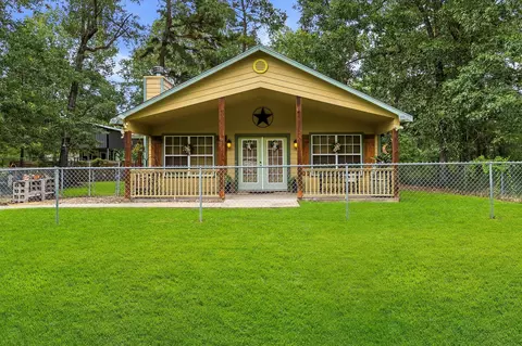 819 Hidden Oaks Dr, Point Blank, TX 77364