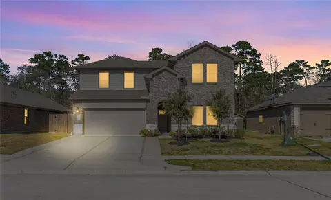 430 Kickapoo Dr, Anahuac, TX 77514