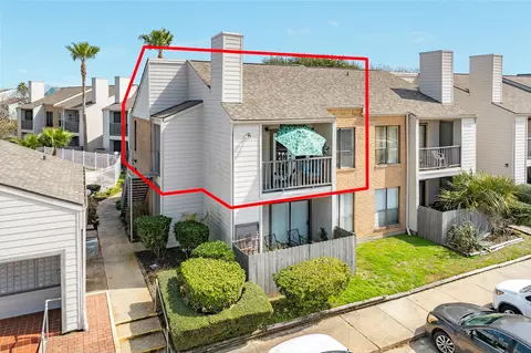 3220 69th St #F5, Galveston, TX 77551