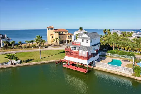 16619 Bayfront Dr, Jamaica Beach, TX 77554