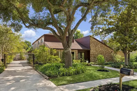 11523 Highgrove Dr, Houston, TX 77077