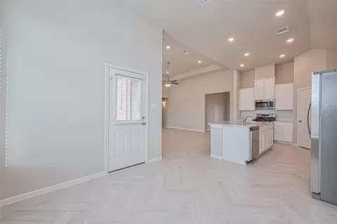 Entry Way - 1335 Austin Colony Dr, Angleton, TX 77515 photo 6 of 10