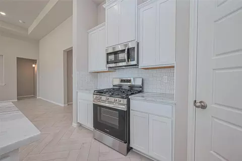 Entry Way - 1335 Austin Colony Dr, Angleton, TX 77515 photo 7 of 10