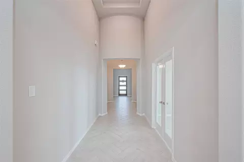 Entry Way - 1335 Austin Colony Dr, Angleton, TX 77515 photo 9 of 10