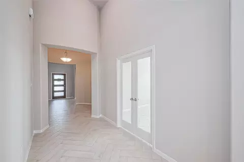 Entry Way - 1335 Austin Colony Dr, Angleton, TX 77515 photo 8 of 10