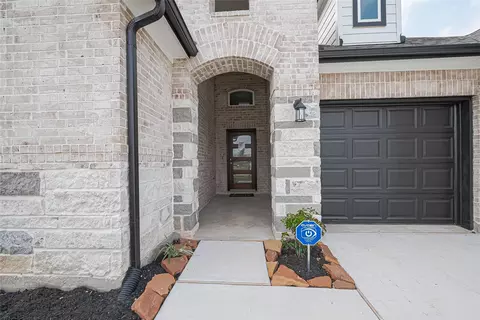 Entry Way - 1335 Austin Colony Dr, Angleton, TX 77515 photo 1 of 10