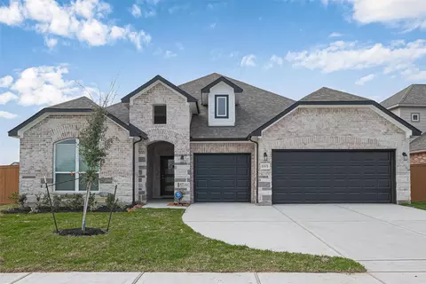 Exterior - 1335 Austin Colony Dr, Angleton, TX 77515 photo 2 of 5