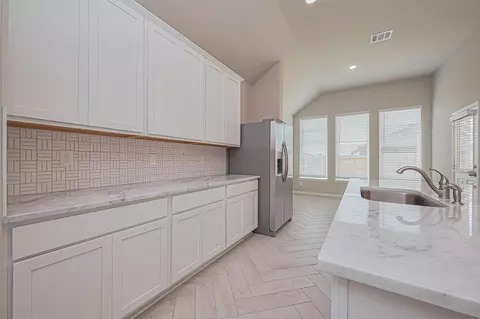 Kitchen - 1335 Austin Colony Dr, Angleton, TX 77515 photo 4 of 4