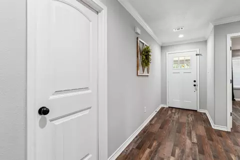 Entry Way - 129 Bridgepoint, Onalaska, TX 77360 photo 1 of 2